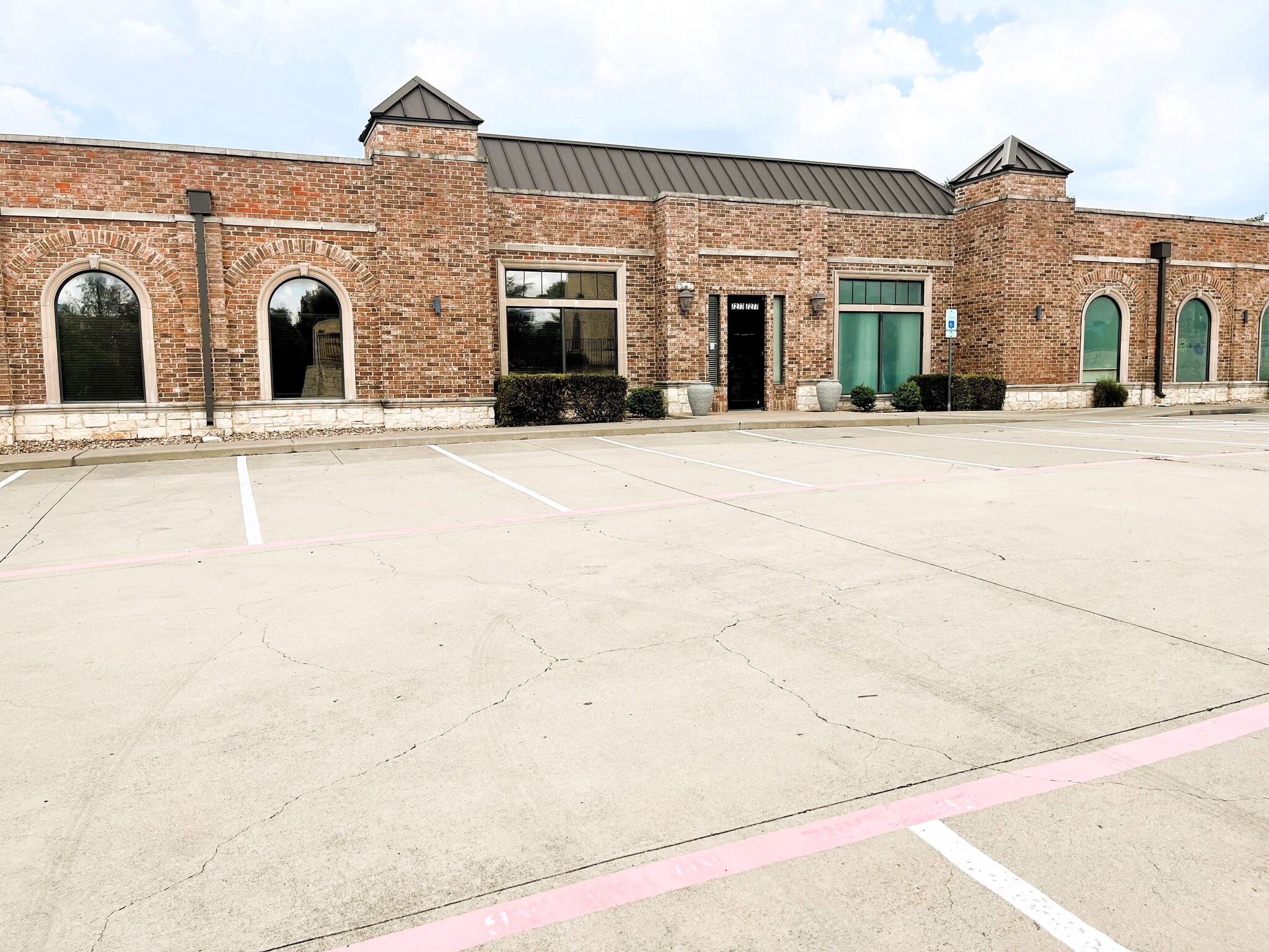 7273 Hawkins View Dr, Fort Worth, TX for lease Building Photo- Image 1 of 8