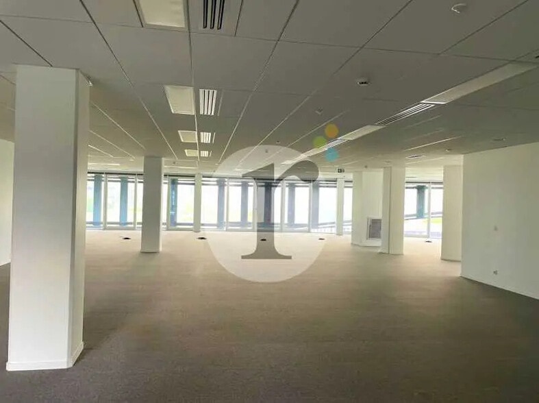 Office in Lille for lease - Building Photo - Image 2 of 6