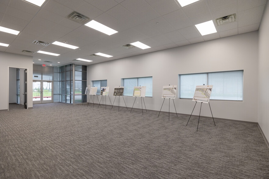 2062 Woods Road, Brookshire, TX for lease - Matterport 3D Scan - Image 3 of 22