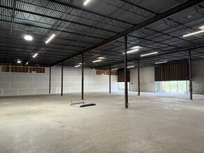 6101-6127 Long Dr, Houston, TX for lease Interior Photo- Image 2 of 2