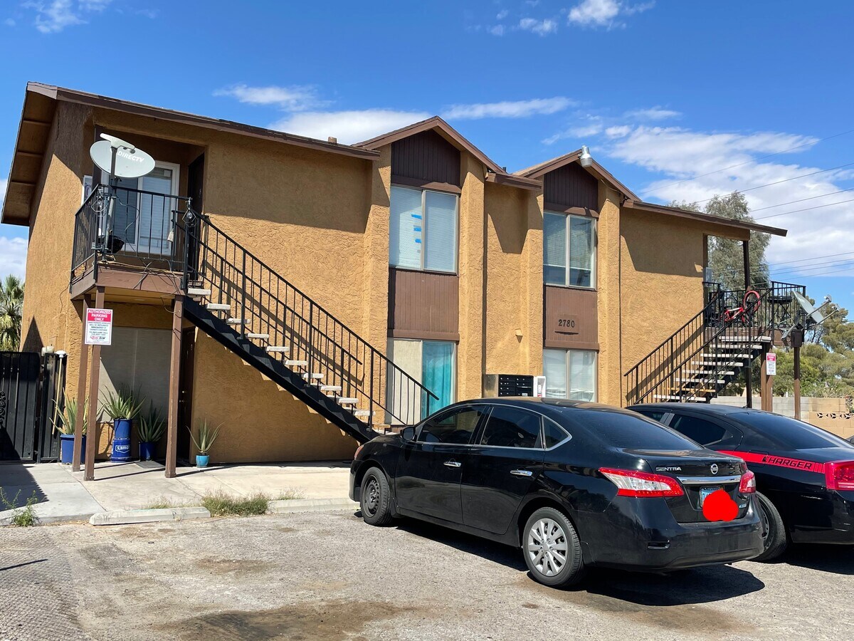 2780 Menlo Square Dr, Las Vegas, NV 89101