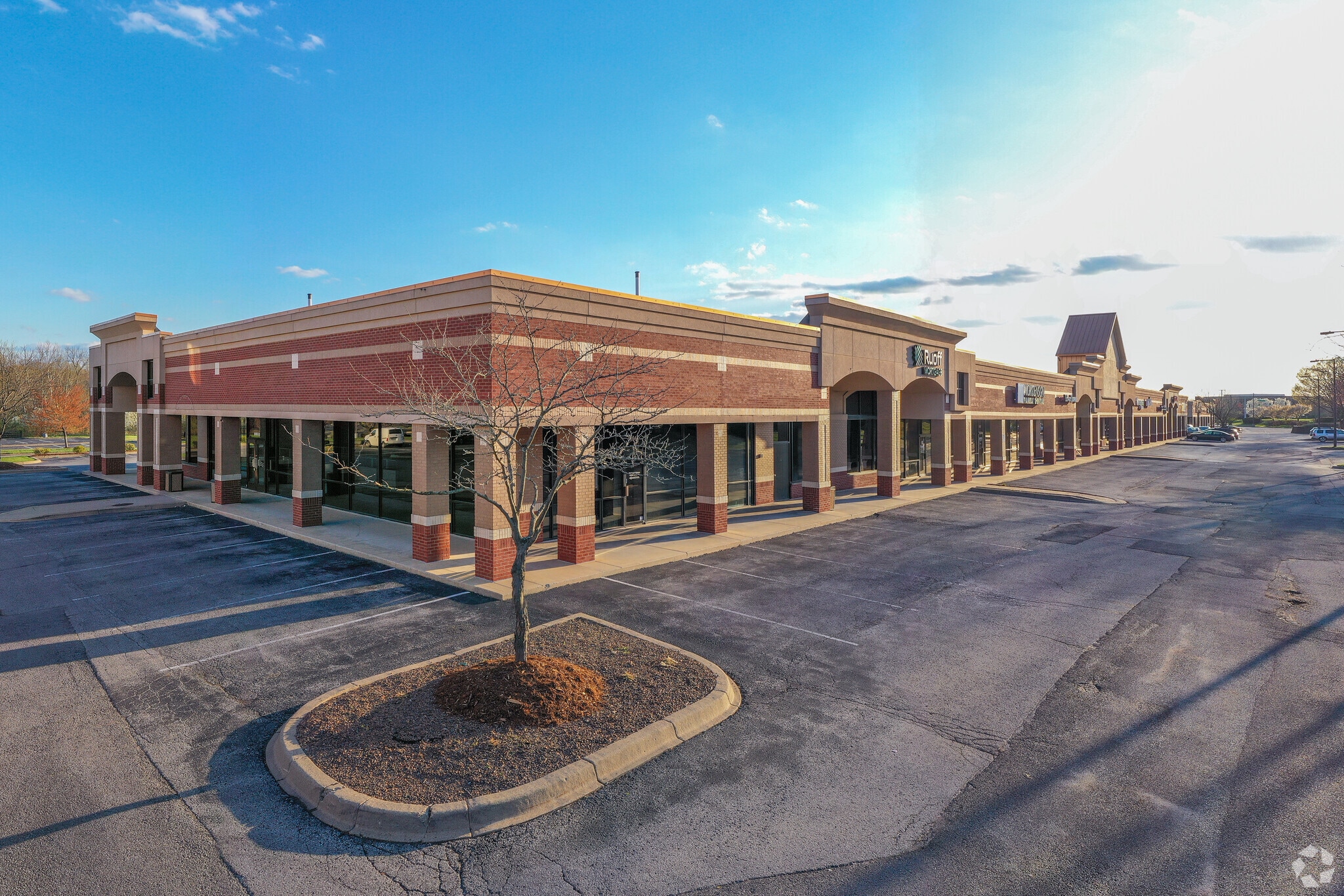 10001 Forest Green Blvd, Louisville, KY for lease Primary Photo- Image 1 of 7