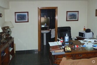 Calle del Doctor Esquerdo, 160, Madrid, Madrid for lease Interior Photo- Image 2 of 3