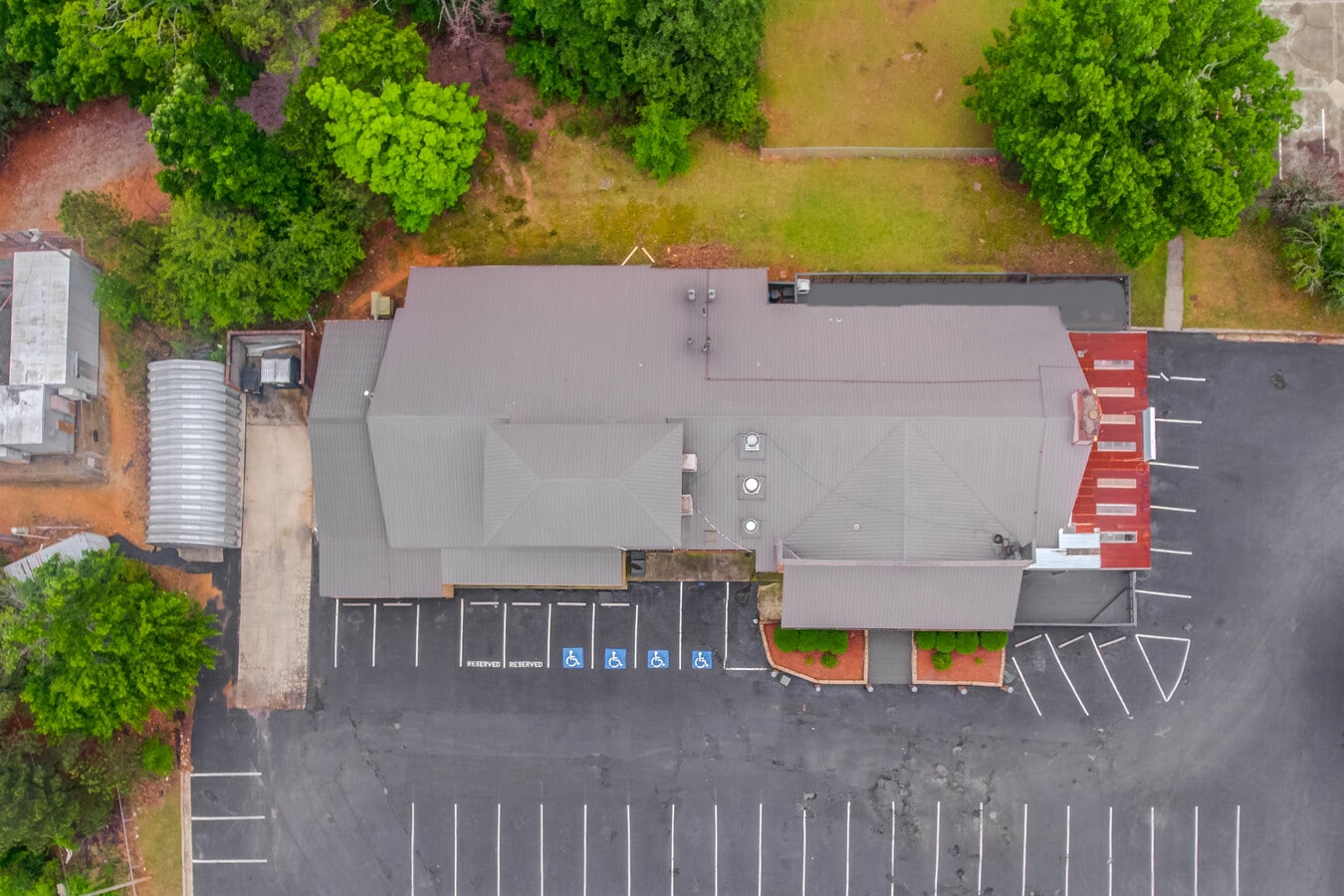 2166 Highpoint Rd, Snellville, GA 30078 East Side Grill