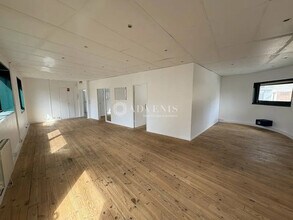 Office in Boulogne-Billancourt for lease Building Photo- Image 1 of 10