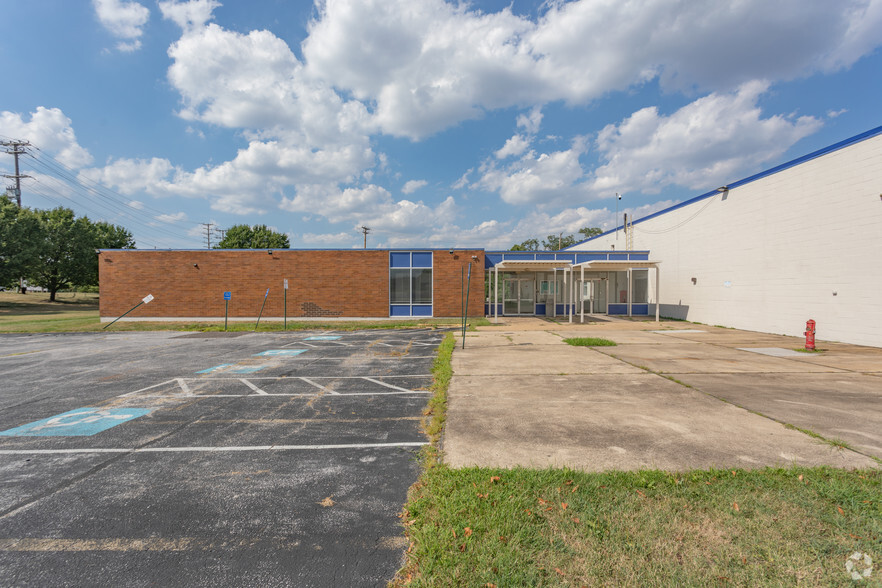 4545 Annapolis Rd, Baltimore, MD for lease - Building Photo - Image 2 of 10