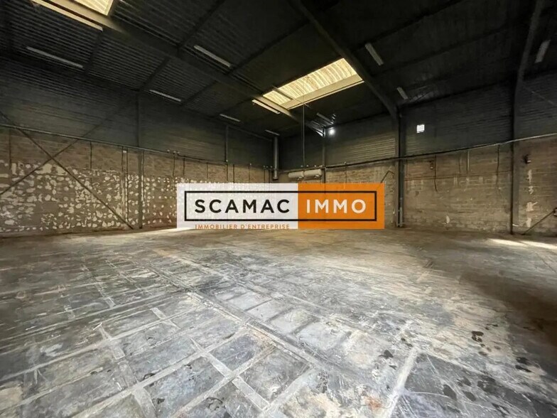 Industrial in Châtillon for sale - Building Photo - Image 3 of 4