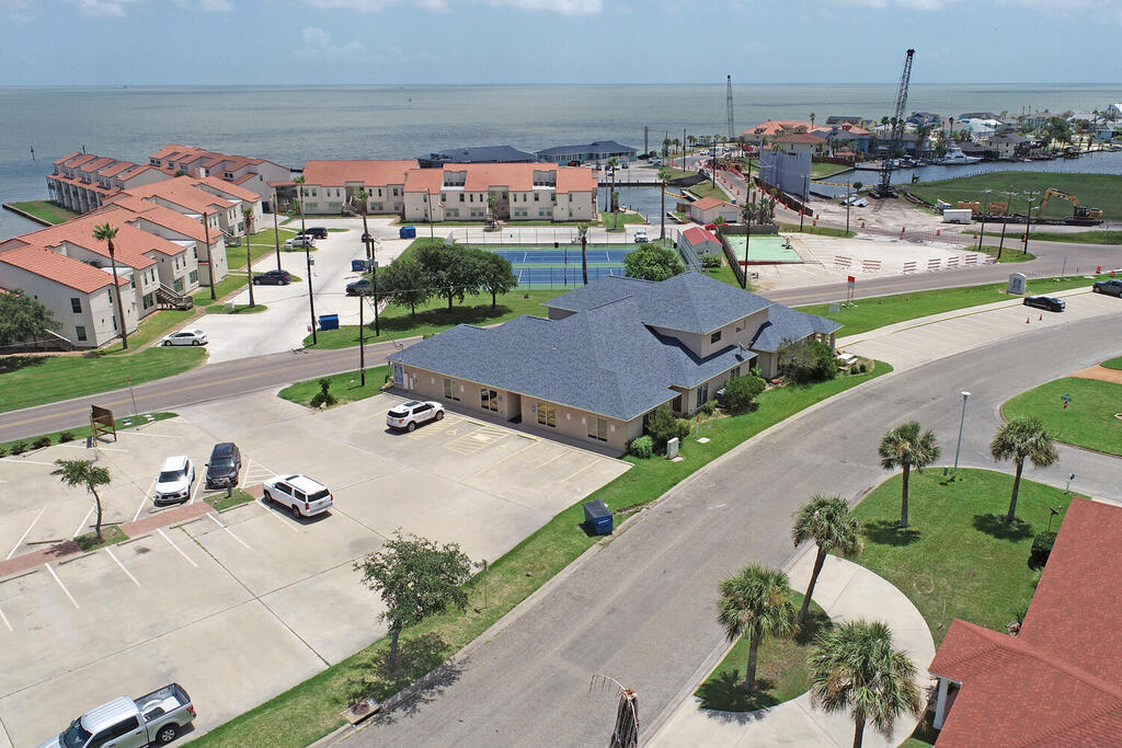 621 S Fulton Beach Rd, Rockport, TX 78382