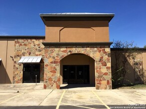 1701 E State Highway 97, Jourdanton, TX for lease Building Photo- Image 1 of 15