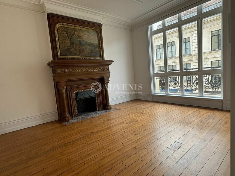 Office in Lille for lease - Building Photo - Image 3 of 12