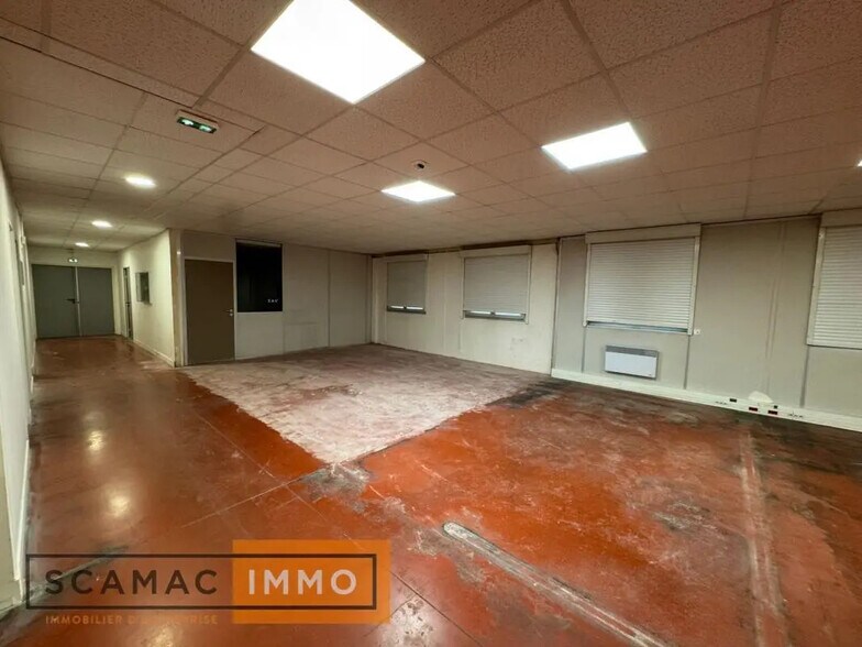 Office in Ris-Orangis for lease - Interior Photo - Image 3 of 16