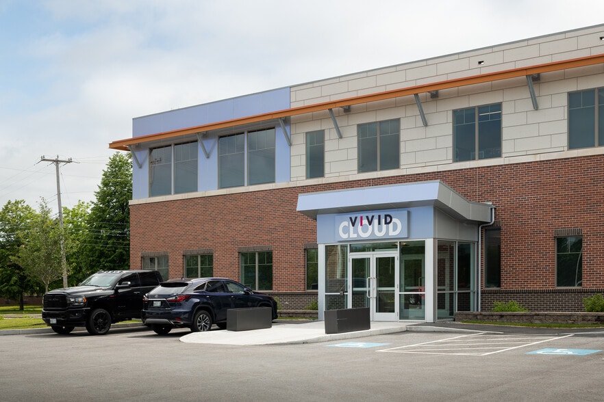 150 Admiral Fitch Ave, Brunswick, ME for lease - Building Photo - Image 2 of 17