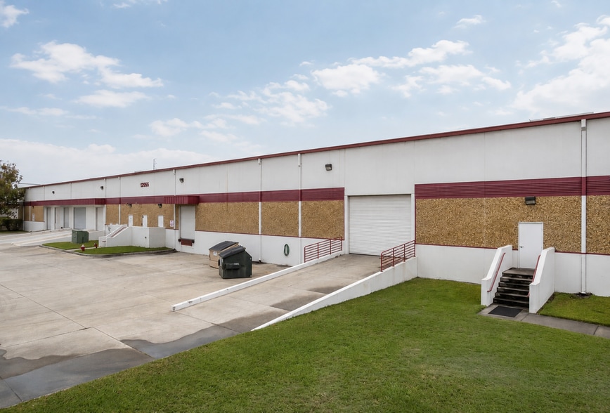 12955 Starkey Rd, Largo, FL for lease - Building Photo - Image 2 of 12