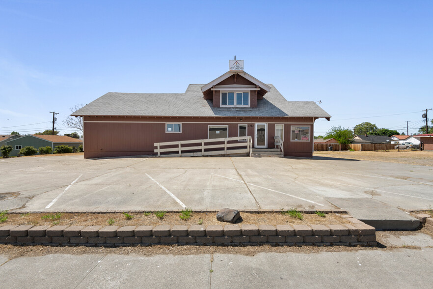 1734 N 5th Ave, Pasco, WA for sale - Primary Photo - Image 1 of 29