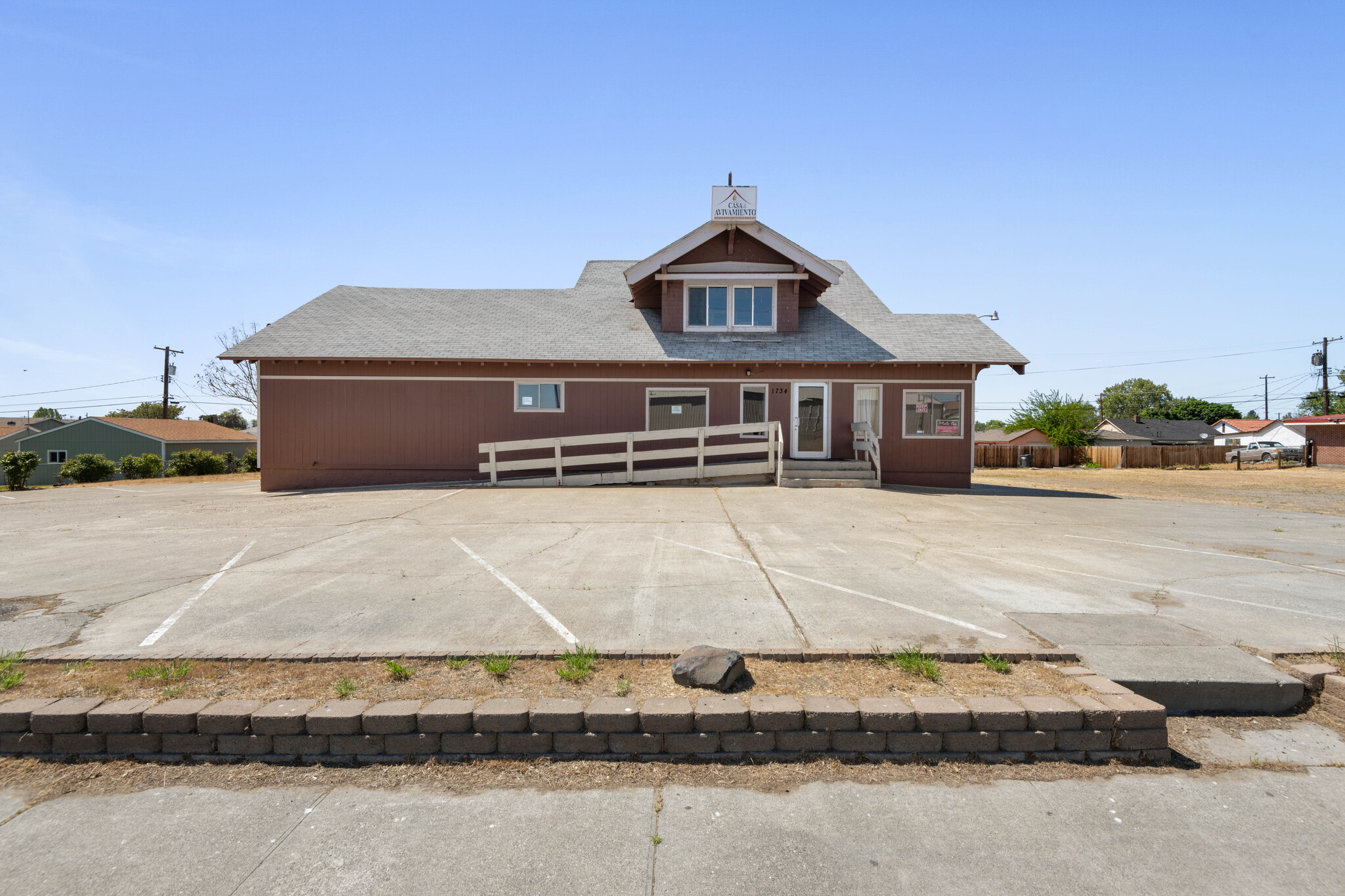 1734 N 5th Ave, Pasco, WA for sale Primary Photo- Image 1 of 30