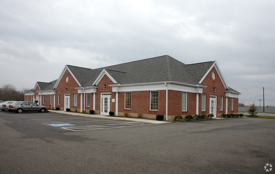 8312-8340 Cleveland Ave NW, North Canton, OH for lease - Primary Photo - Image 2 of 10