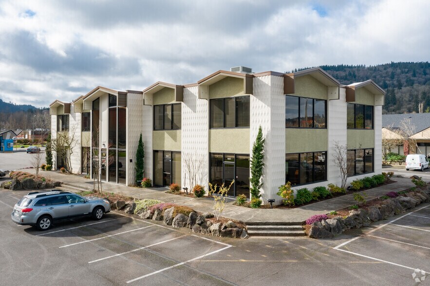 1275 NW 12th Ave, Issaquah, WA for lease - Building Photo - Image 2 of 3
