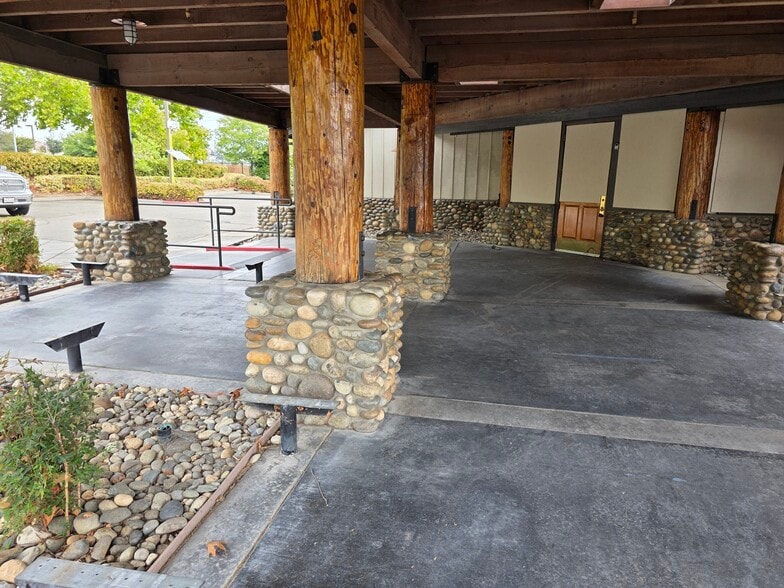 250 Harding Blvd, Roseville, CA for sale - Building Photo - Image 2 of 13
