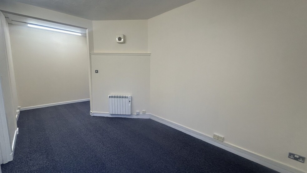 19 Academy St, Inverness for sale - Interior Photo - Image 2 of 4