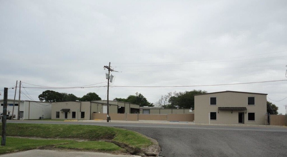 1933 Youngsville Hwy, Youngsville, LA 70592