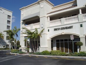 2201-2225 N Commerce Pky, Weston, FL for lease Building Photo- Image 2 of 4