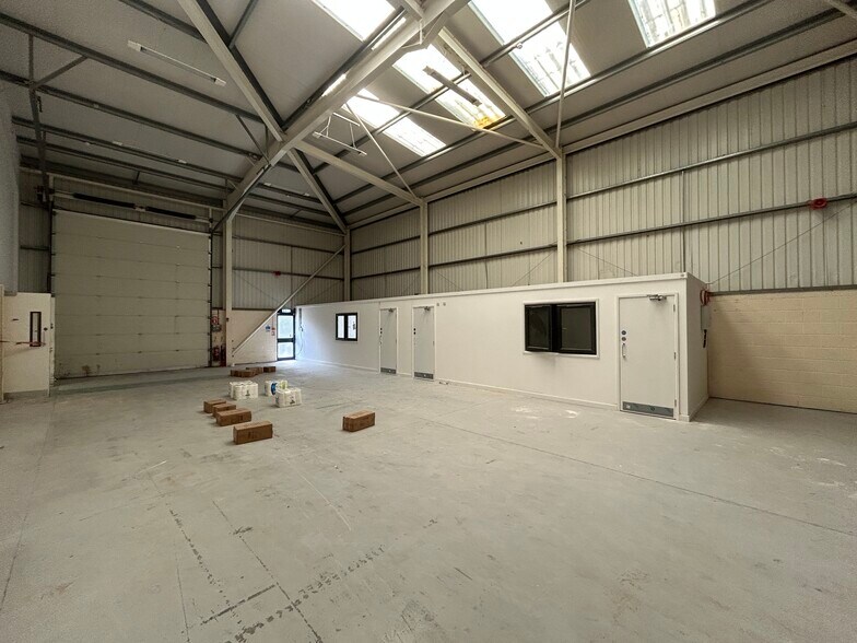 5-8 Handlemaker Rd, Frome for lease - Building Photo - Image 2 of 6