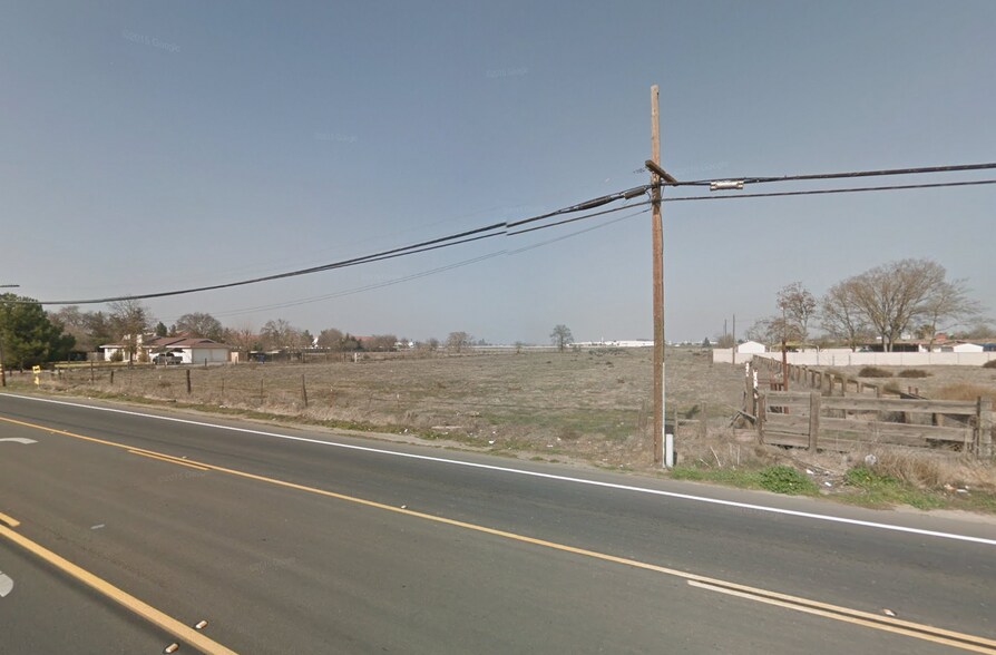 1798 Hanford Armona Rd, Hanford, CA for sale - Building Photo - Image 3 of 5
