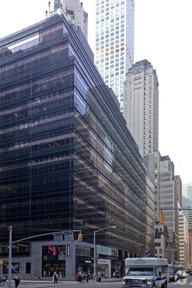625 Madison Ave, New York, NY, 10022 Office Space For Andere Artikel Zum Verkauf In New York 625 Anzeigen