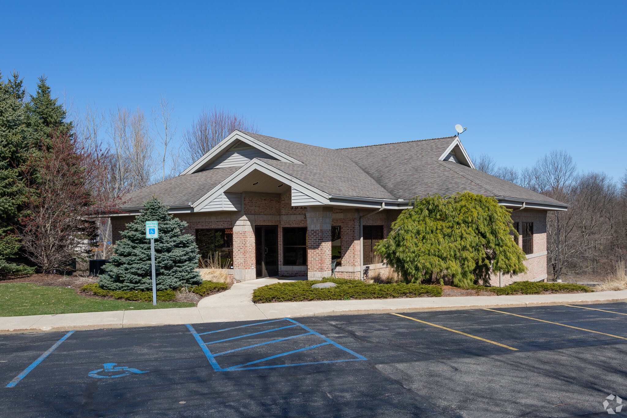 3350 Grand Ridge Dr NE, Grand Rapids, MI for sale Primary Photo- Image 1 of 1
