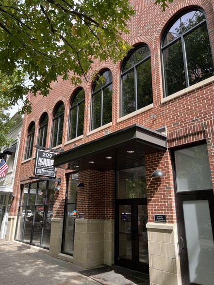 209 Fayetteville St, Raleigh, NC for lease - Building Photo - Image 1 of 2