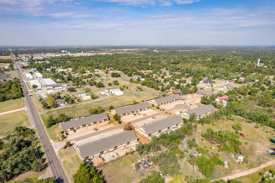 7042 Highwater Cir, Edmond, OK for lease - Aerial - Image 3 of 11