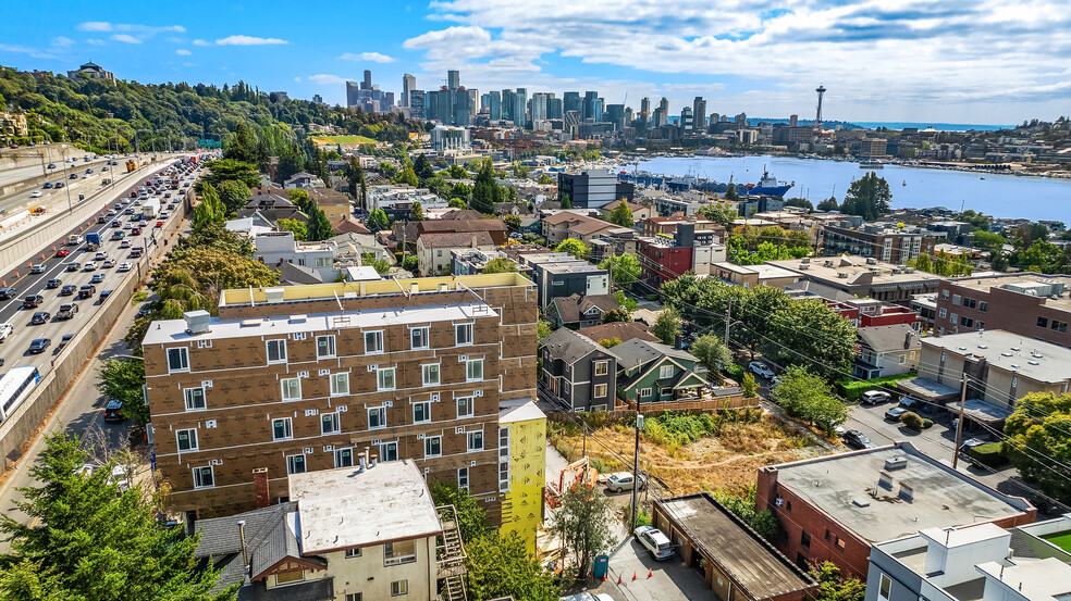 2335 Boylston Ave E, Seattle, WA for sale - Building Photo - Image 1 of 7