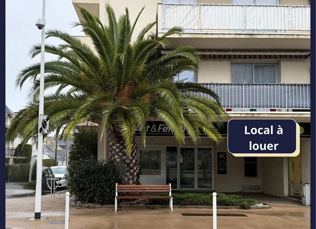 Retail in La Baule-Escoublac for lease Building Photo- Image 1 of 8