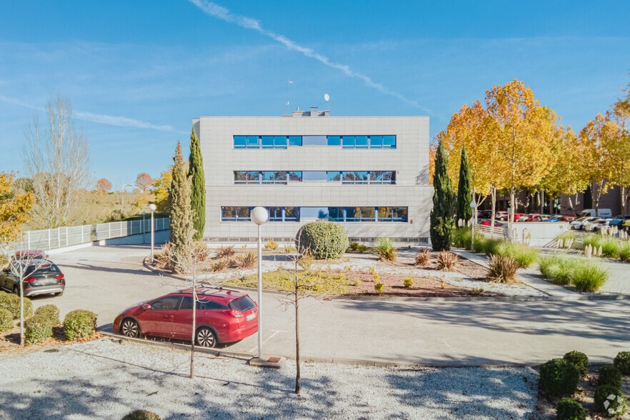 Office in Las Rozas de Madrid, Madrid for lease - Building Photo - Image 1 of 2