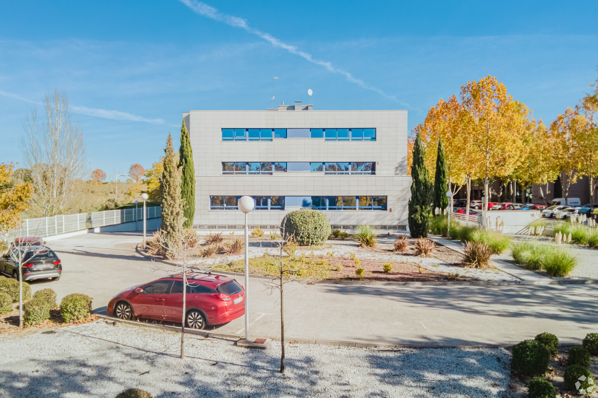 Office in Las Rozas de Madrid, MAD for lease Building Photo- Image 1 of 3