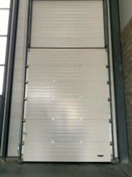 Flex in Beychac-et-Caillau for lease - Building Photo - Image 3 of 6