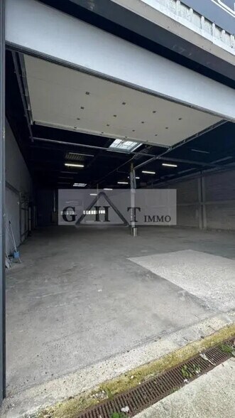 Office in Senlis for lease - Interior Photo - Image 1 of 10