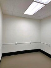 275 4th St E, Saint Paul, MN for lease Building Photo- Image 2 of 4