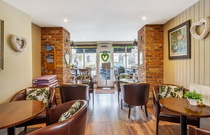 15 Main Rd, Windermere for lease Interior Photo- Image 1 of 8