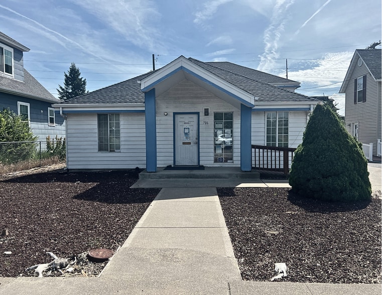 1520 W College Ave & 706 N Maple St Sale portfolio of 2 properties for sale on LoopNet.com - Building Photo - Image 1 of 7