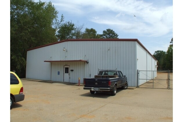 1316 State Hwy 42, White Oak, TX for sale Primary Photo- Image 1 of 1