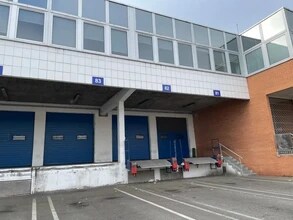 Flex in Charenton-le-Pont for lease Building Photo- Image 1 of 4