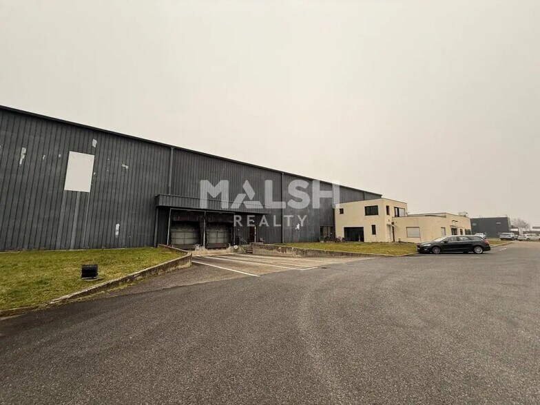 Flex in Saint-André-de-Corcy for lease - Building Photo - Image 1 of 5