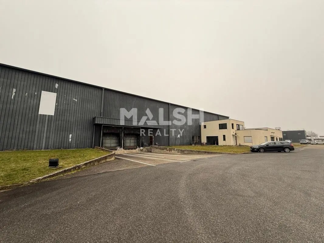 Flex in Saint-André-de-Corcy for lease Building Photo- Image 1 of 6