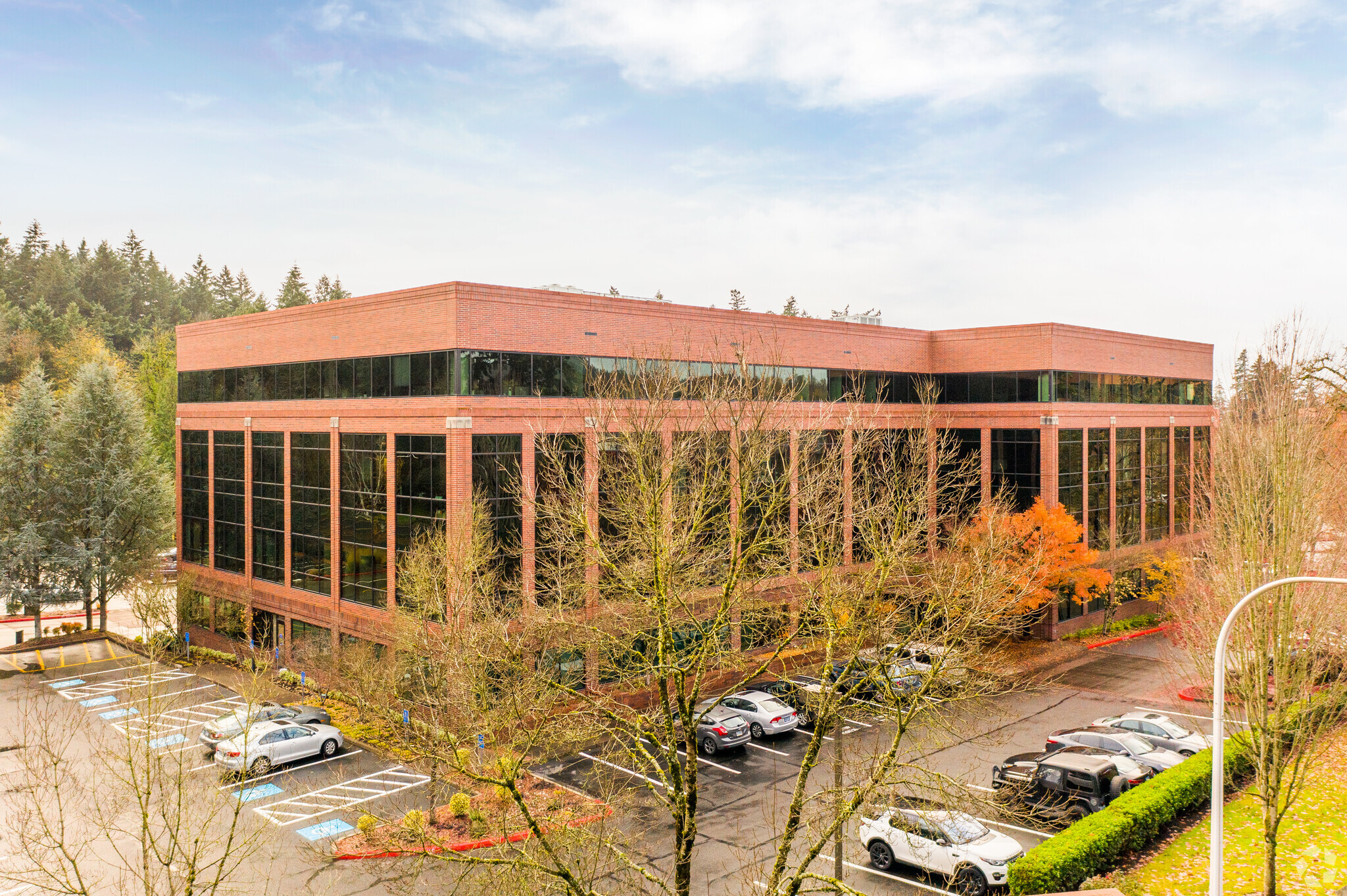 4800 Meadows Rd, Lake Oswego, OR for lease Primary Photo- Image 1 of 9