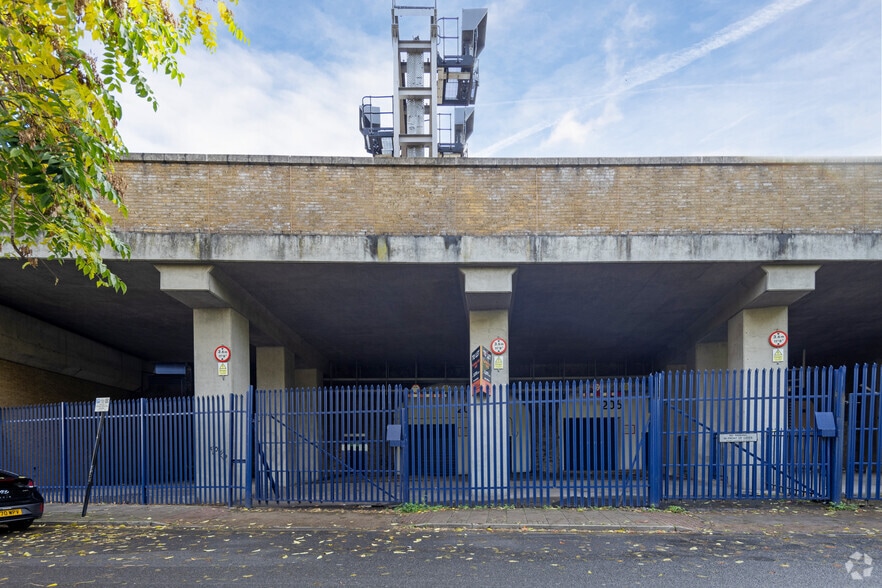 203-204A Virgil St, London for lease - Building Photo - Image 2 of 2