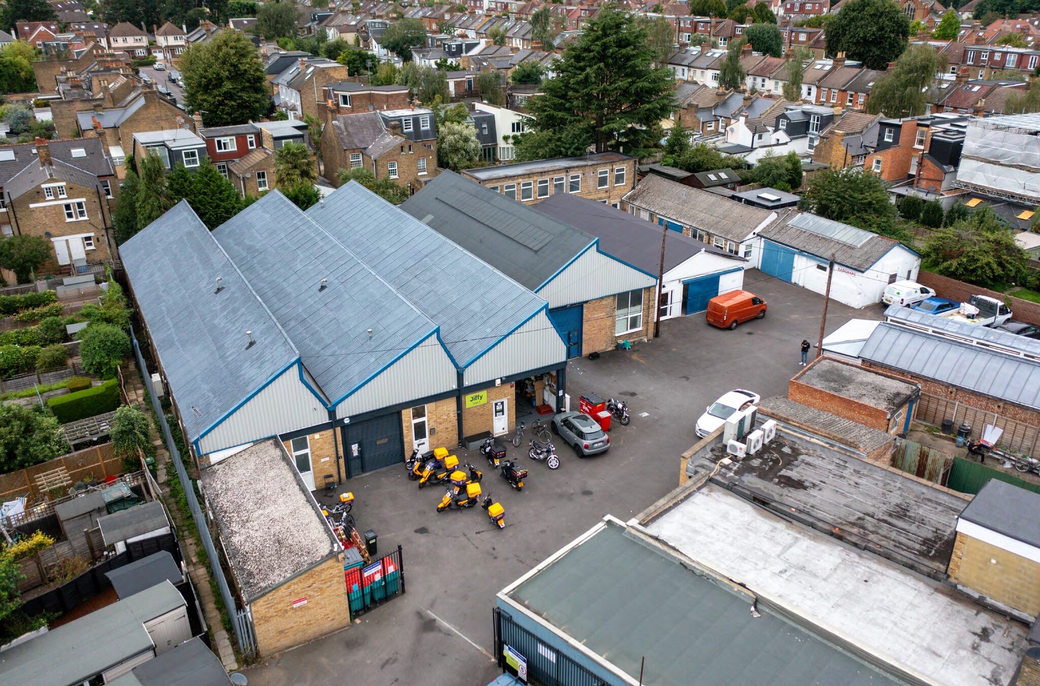 Princes Rd, Teddington for lease Primary Photo- Image 1 of 6