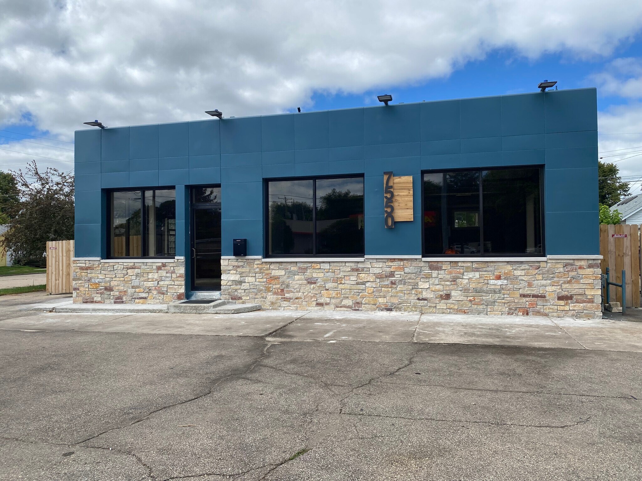 7550 Sheridan Rd, Kenosha, WI for sale Building Photo- Image 1 of 1