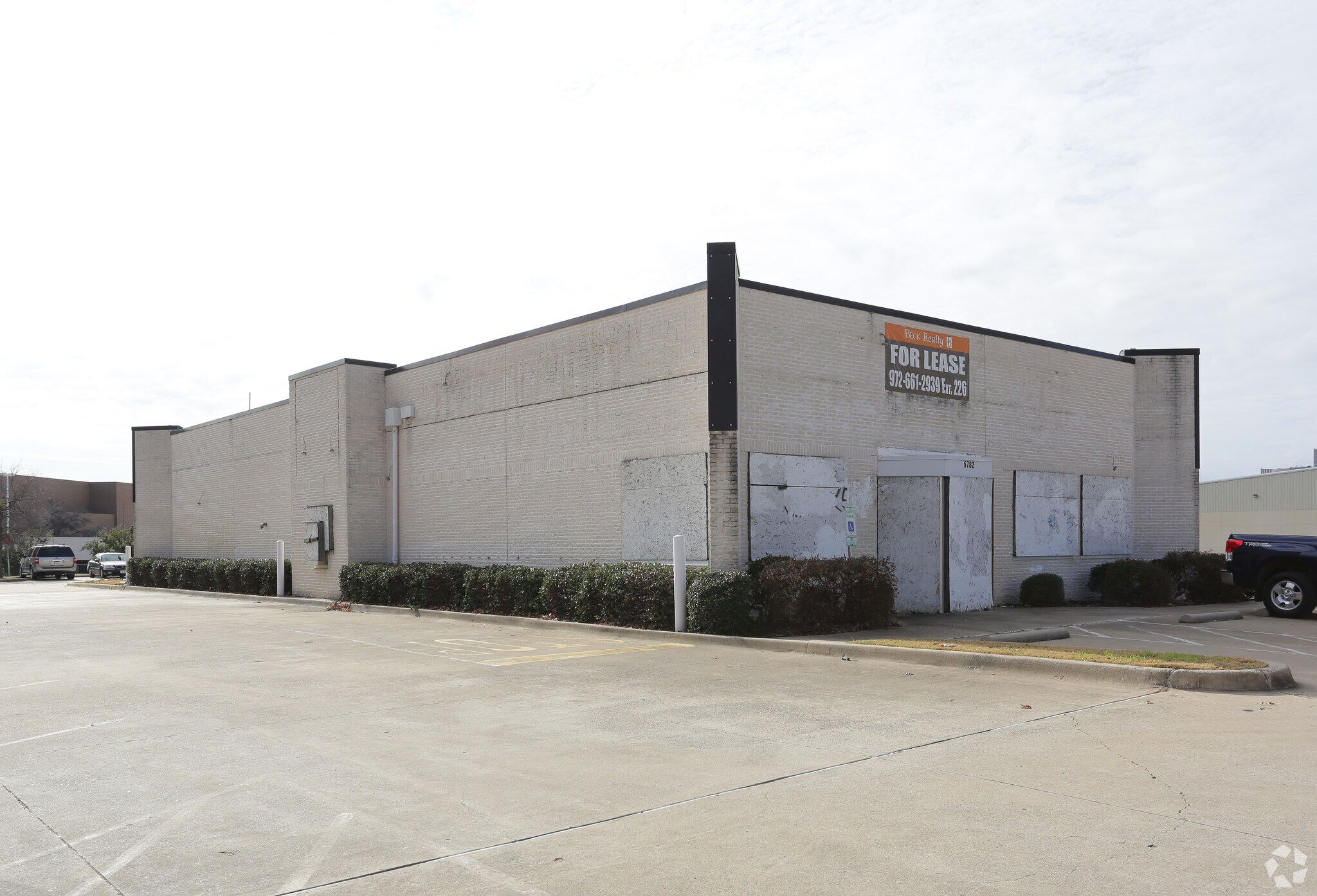 5782 Alpha Rd, Dallas, TX for sale Primary Photo- Image 1 of 1
