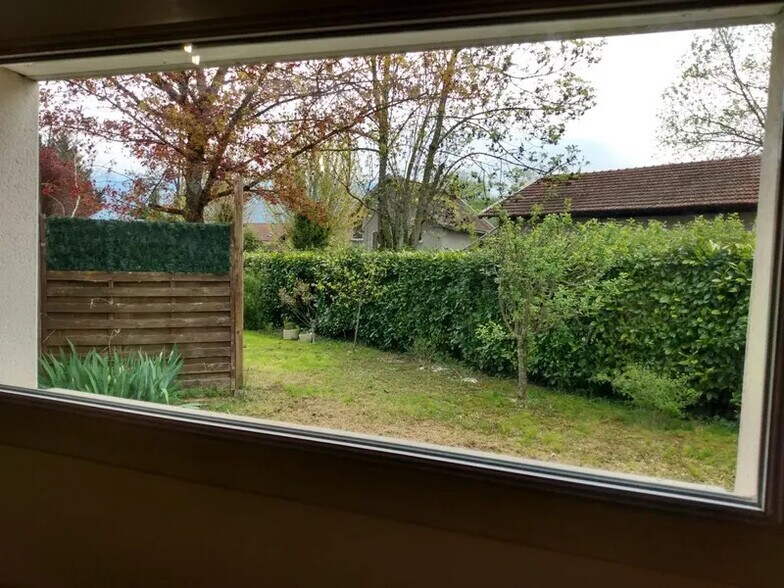 Office in Montbonnot-Saint-Martin for lease - Interior Photo - Image 3 of 9